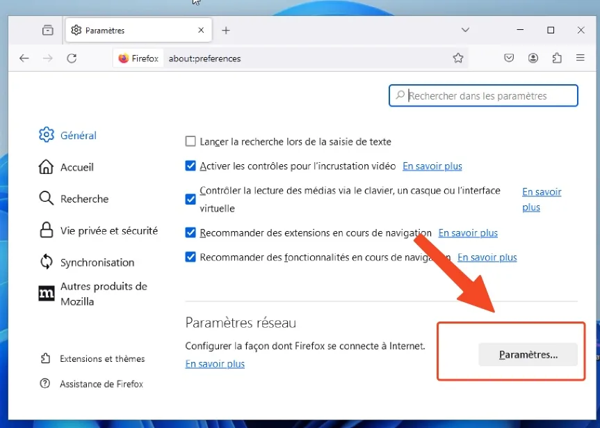 Créer une image de la page des paramètres du navigateur Firefox avec une flèche pointant vers le bouton "Paramètres…" sous Paramètres réseau pour apprendre comment utiliser efficacement un proxy.