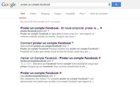Résultats de recherche Google montrant des arnaques de piratage Facebook