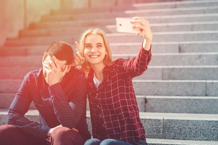 Effet nefeste media sociaux