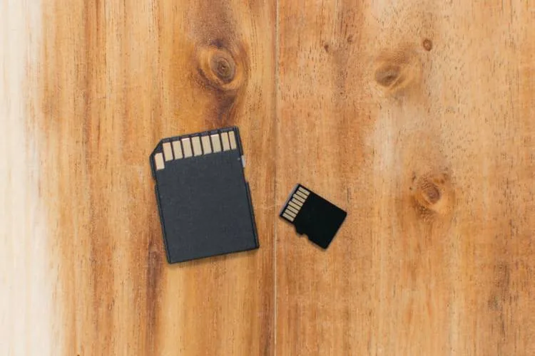 Carte memoire pour sauvegarder les contacts